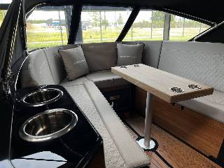Corsiva 625 Tender 25 HK Yamaha/Udstyr