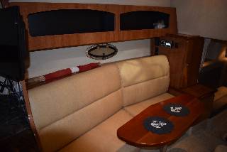 Cruiser Yachts 300 Express - Twin Volvo Penta D3/Udstyr - DIESEL