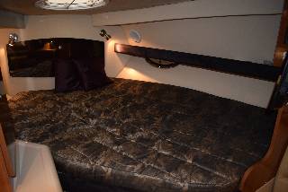 Cruiser Yachts 300 Express - Twin Volvo Penta D3/Udstyr - DIESEL