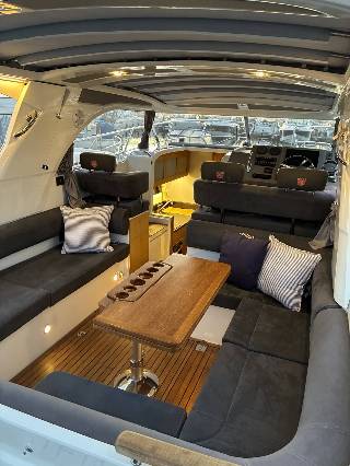 Marex 310 Suncruiser - 300 HK Diesel/Udstyr