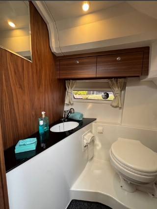 Finnmaster Pilot 8 - 2 X F200 Yamaha/Udstyr