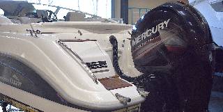 Flipper 630 DC m/ Mercury F150