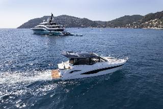 Galeon 425 HTS
