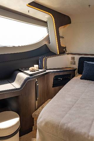 Galeon 570 SKY