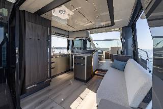 Galeon 570 SKY