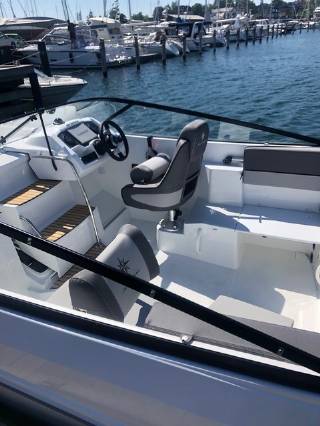 Jeanneau 6.5 DC - 175 HK Yamaha/Udstyr