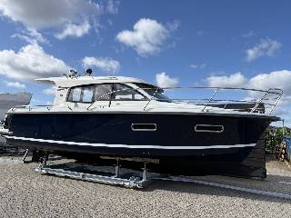 Nimbus 305 Coupe - 220 HK Diesel-Fast skrueaksel/Udstyr