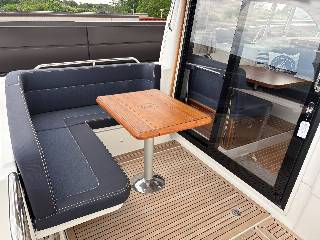 Nimbus 305 Coupe - 220 HK Diesel-Fast skrueaksel/Udstyr