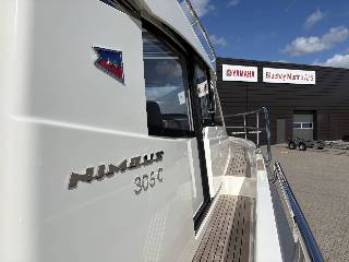 Nimbus 305 Coupe - 220 HK Diesel-Fast skrueaksel/Udstyr