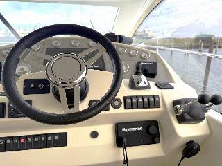 Prestige 42S - Twin Volvo Penta IPS500/Udstyr