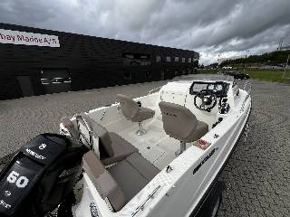Quicksilver 455 Cabin