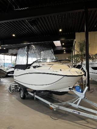 Quicksilver 455 Cabin