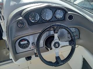 Searay 220  Sunsport m/ Mercruiser 4.3