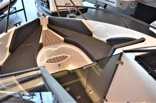 Coaster 600 BR - 100 HK Yamaha/udstyr