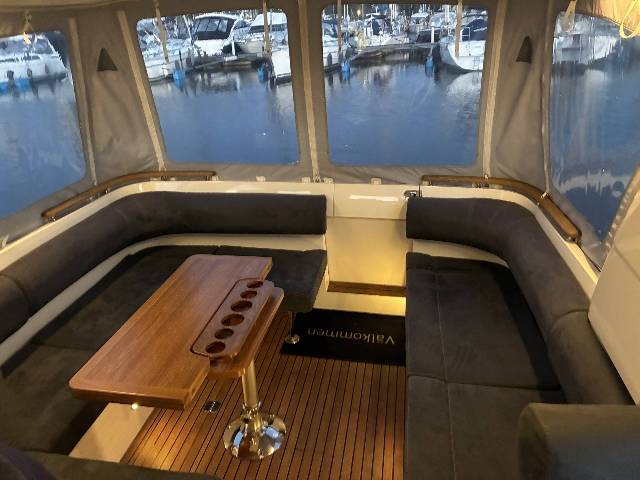 Marex 310 Suncruiser - 300 HK Diesel/Udstyr