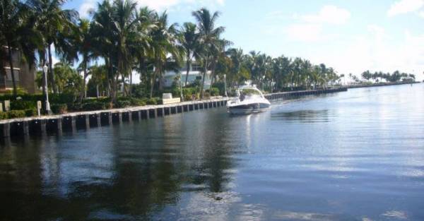 Larson Product Training - Key Largo 2007