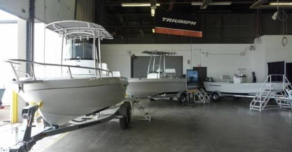 Fabriksbesøg ved Triumph Boats