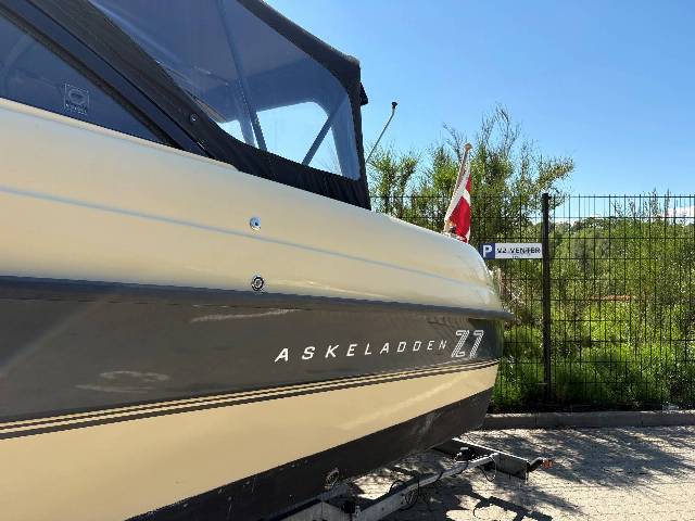 Askeladden Z7 - Cummins 200 HK Diesel/Udstyr
