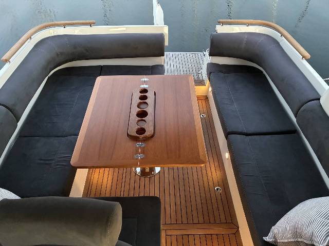 Marex 310 Suncruiser - 300 HK Diesel/Udstyr