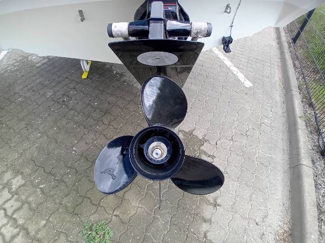 Bayliner Capri 212 - 260 HK Mercruiser 5.0L/Udstyr