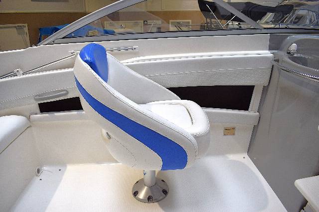 Bayliner Capri 212 - Mercruiser 4,3 MPI/Udstyr