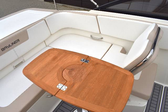 Bayliner VR5 Cuddy - Mercury F150 HK/Udstyr