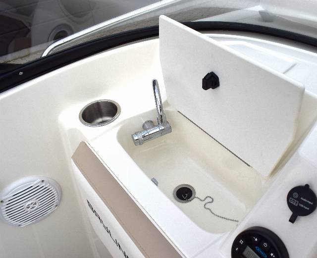 Bayliner VR5 Cuddy - Mercury F150 HK/Udstyr