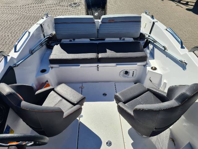 Bella 500 BR - 80 HK Mercury/Udstyr