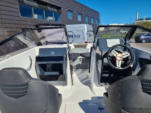 Bella 500 BR - 80 HK Mercury/Udstyr