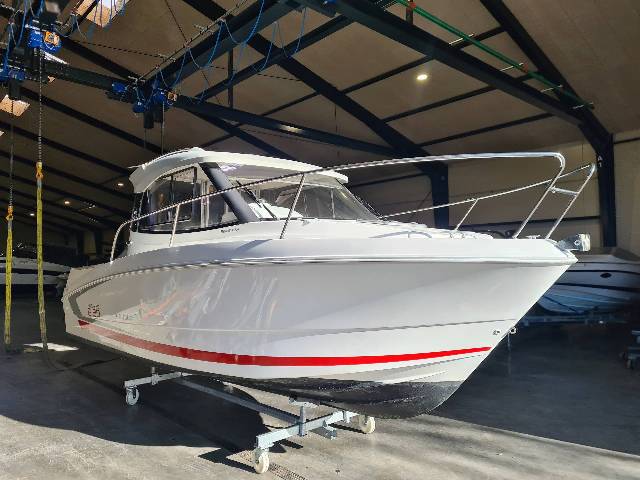 Beneteua Antares 6.80 - Yamaha F115/Udstyr