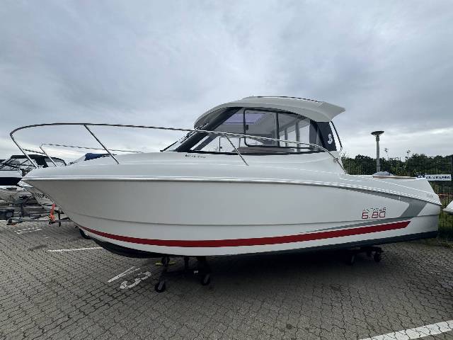 Beneteua Antares 6.80 - Yamaha F115/Udstyr