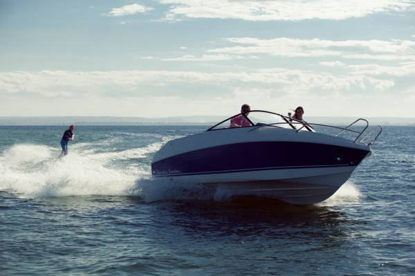Coaster 600 BR - 175 HK Yamaha/udstyr