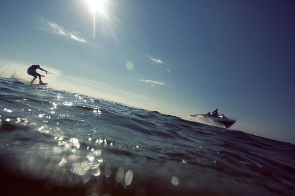 Coaster 600 BR m/100 HK Yamaha og udstyr