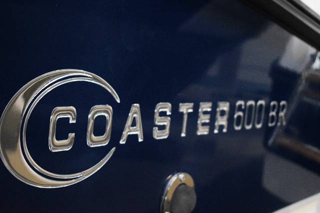 Coaster 600 BR m/100 HK Yamaha og udstyr