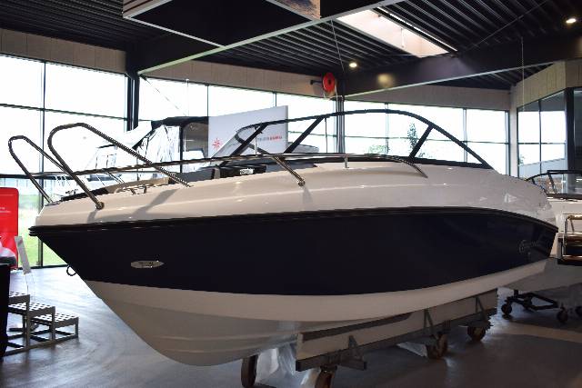 Coaster 600 BR m/100 HK Yamaha og udstyr