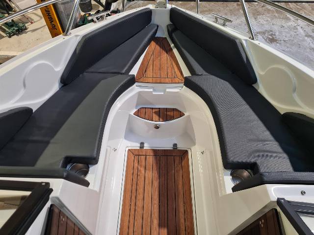 Coaster 600 BR m/100 HK Yamaha og udstyr