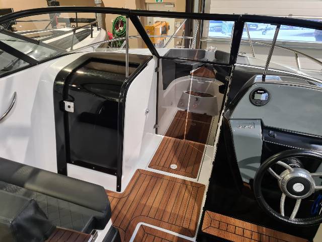 Coaster 600 BR m/100 HK Yamaha og udstyr