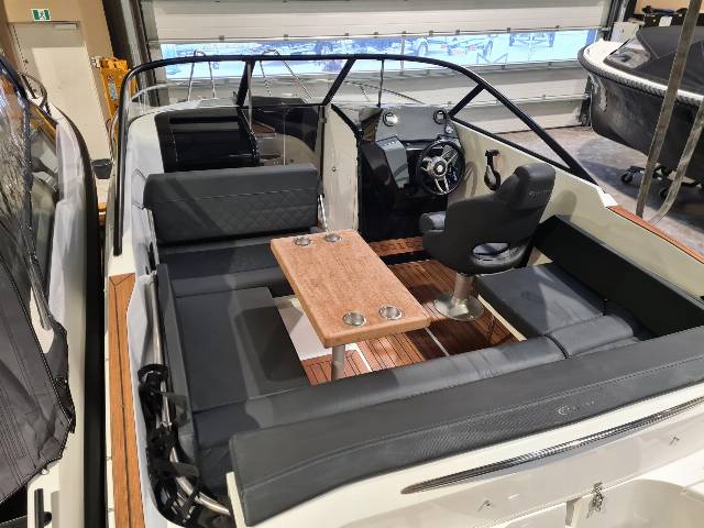 Coaster 600 BR m/100 HK Yamaha og udstyr