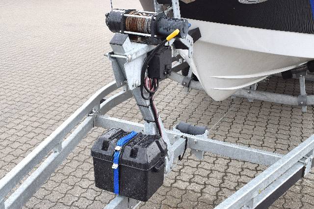 Coaster 600 DC - 150 HK Yamaha/Udstyr/Carbon