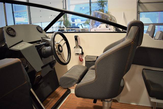 Coaster 600 DC - 175 HK Yamaha/Udstyr
