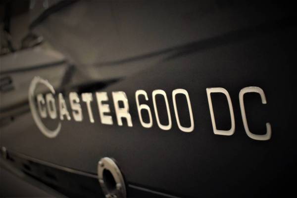 Coaster 600 DC - 100 HK Yamaha/Udstyr