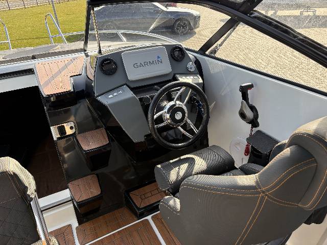 Coaster 600 DC - Yamaha 100 HK/Udstyr