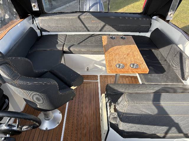 Coaster 600 DC - Yamaha 100 HK/Udstyr