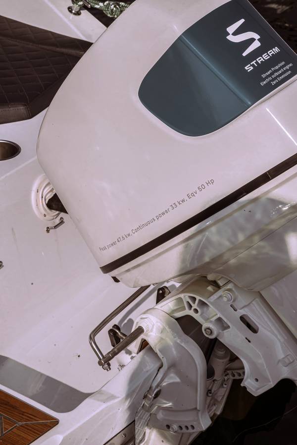 Corsiva 505 New Age - 25 HK Yamaha/Udstyr