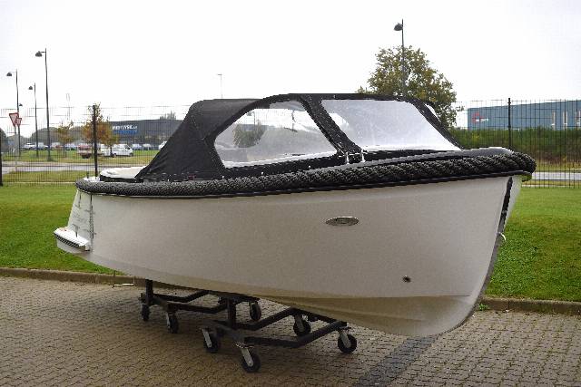 Corsiva 595 Tender 2017 - 25 HK Yamaha/Udstyr