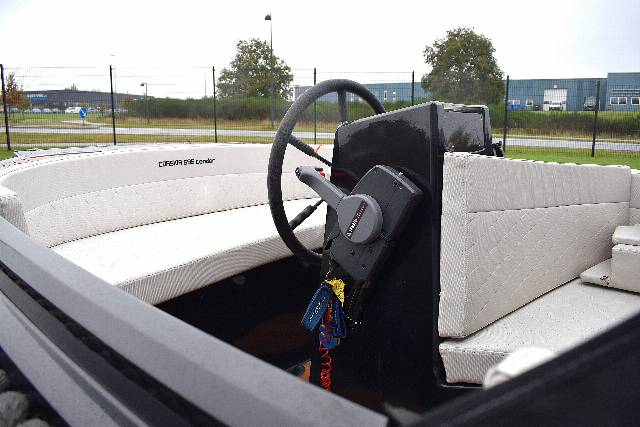 Corsiva 595 Tender 2017 - 25 HK Yamaha/Udstyr