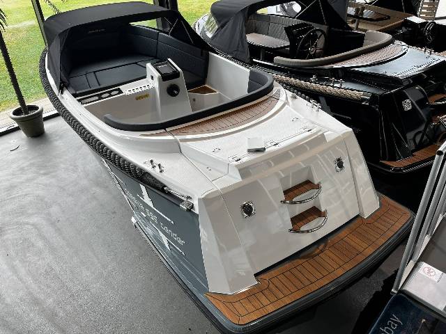 Corsiva 595 Tender - 25 HK Yamaha/Udstyr