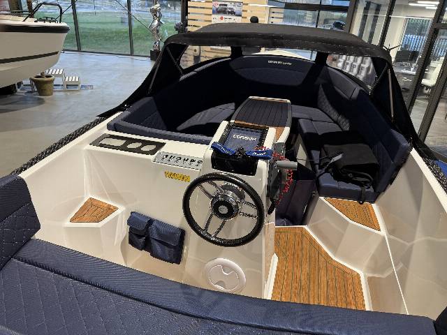 Corsiva 595 Tender - 40 HK Yamaha/Udstyr