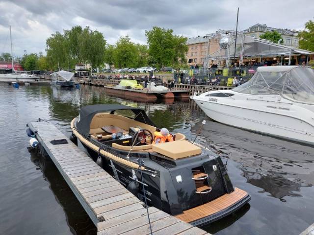 Corsiva 595 Tender - 40 HK Yamaha/Udstyr
