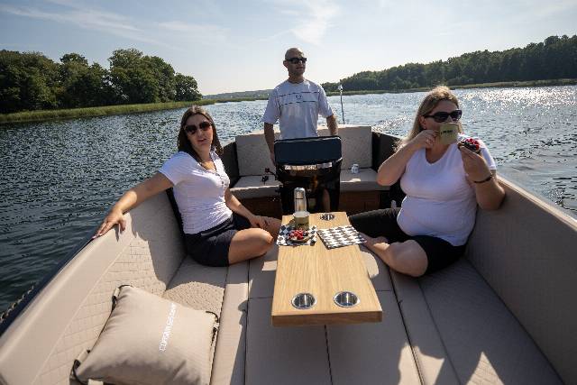 Corsiva 625 Tender 25 HK Yamaha/Udstyr